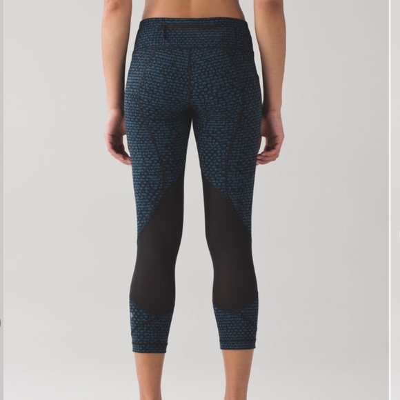 Lululemon Pace Rival Crop Legging 19' Size 8 in EUC - Picture 8 of 8